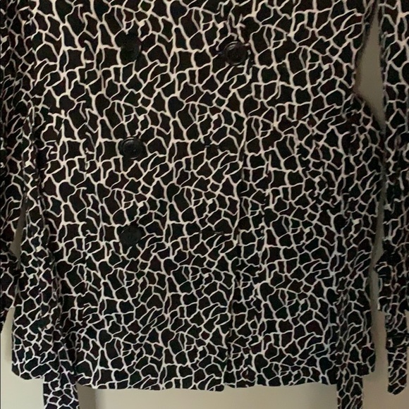 Vertigo Paris Trench Coat - Picture 4 of 8